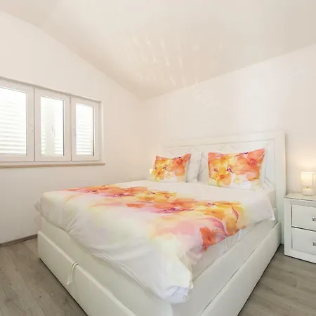 Apartmani Marija Jakir Brela Exterior photo