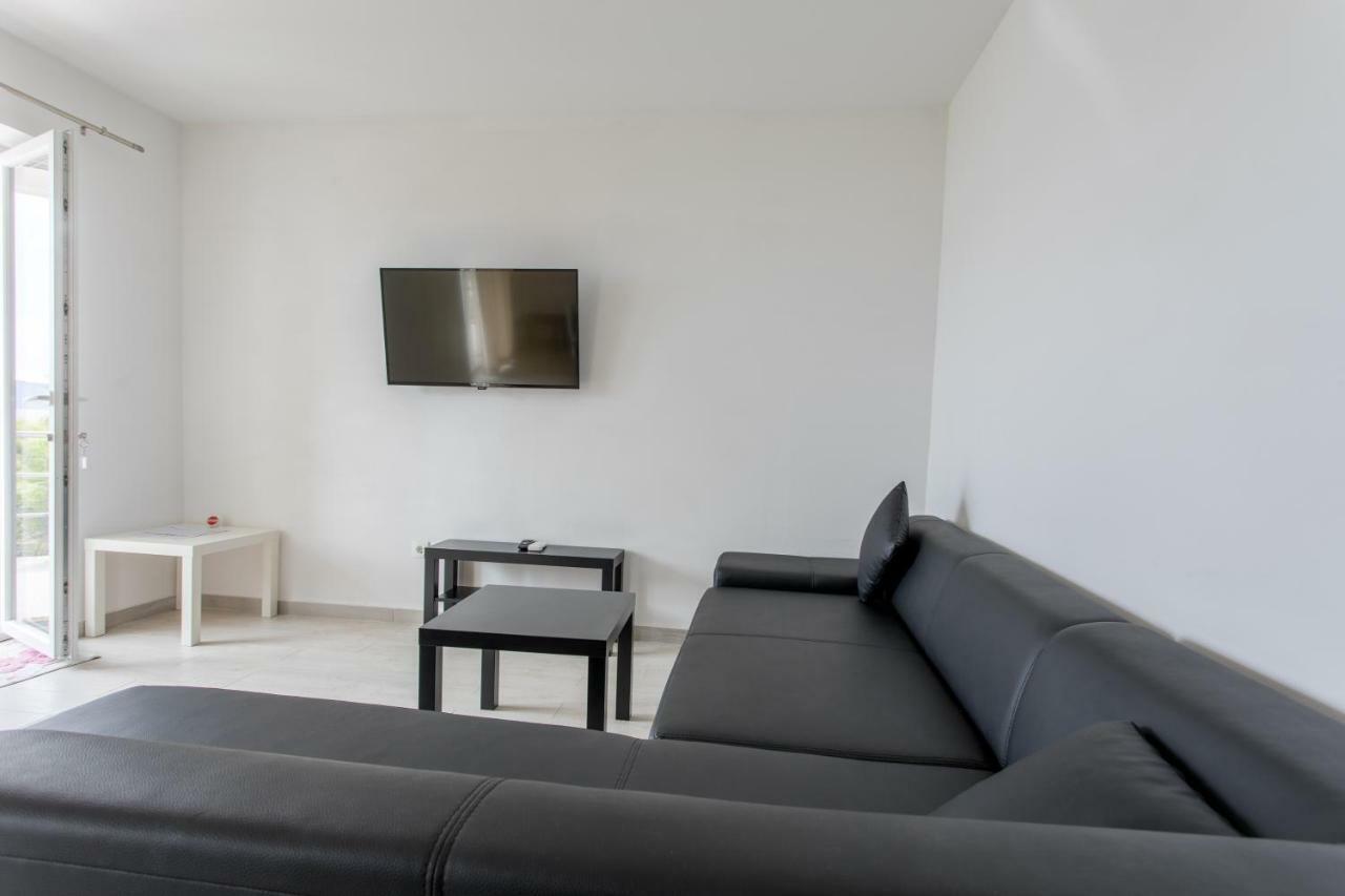 Apartment Marija Jakir *